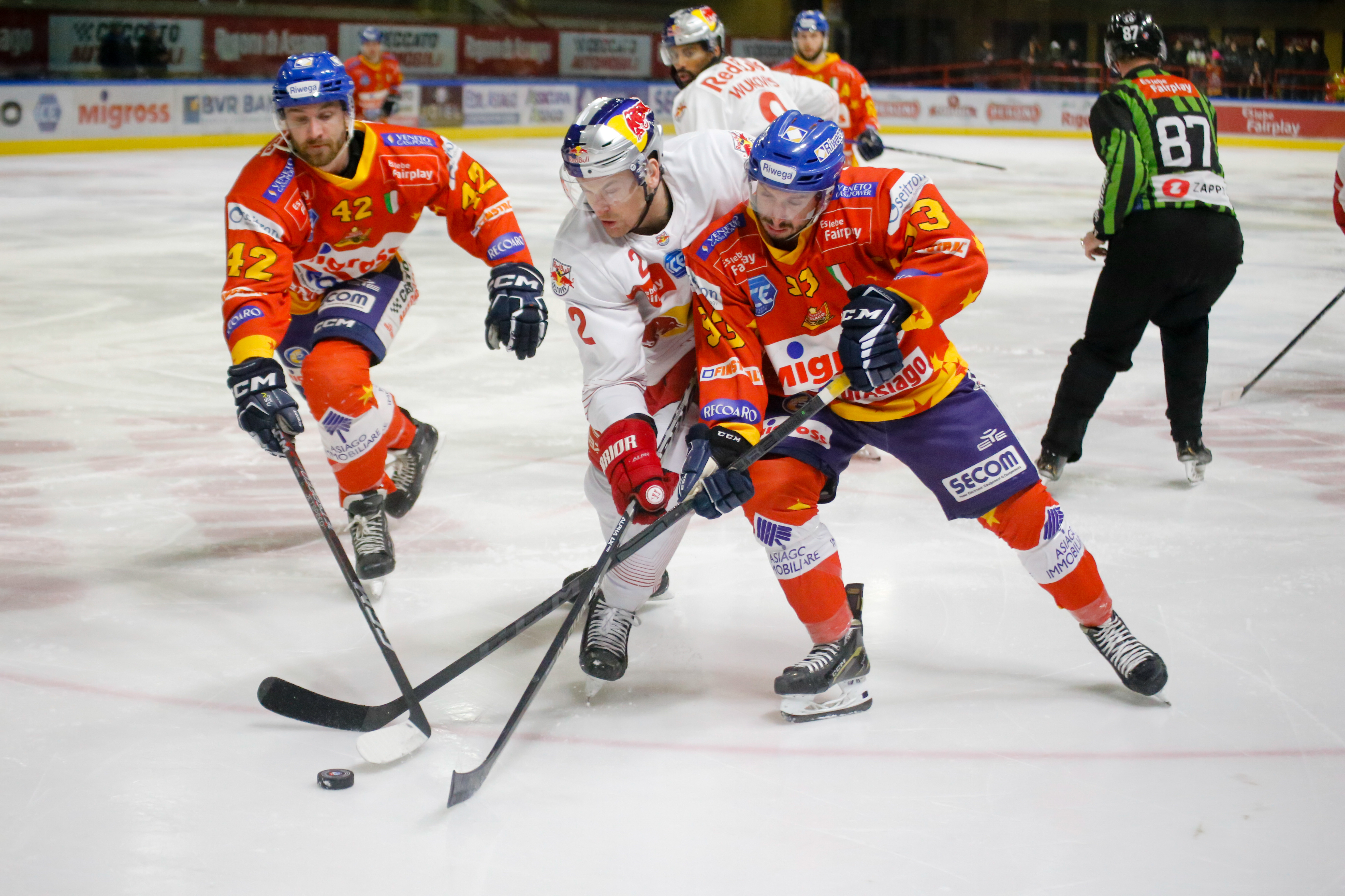 PH-ASIAGOHOCKEY-play-action (1)