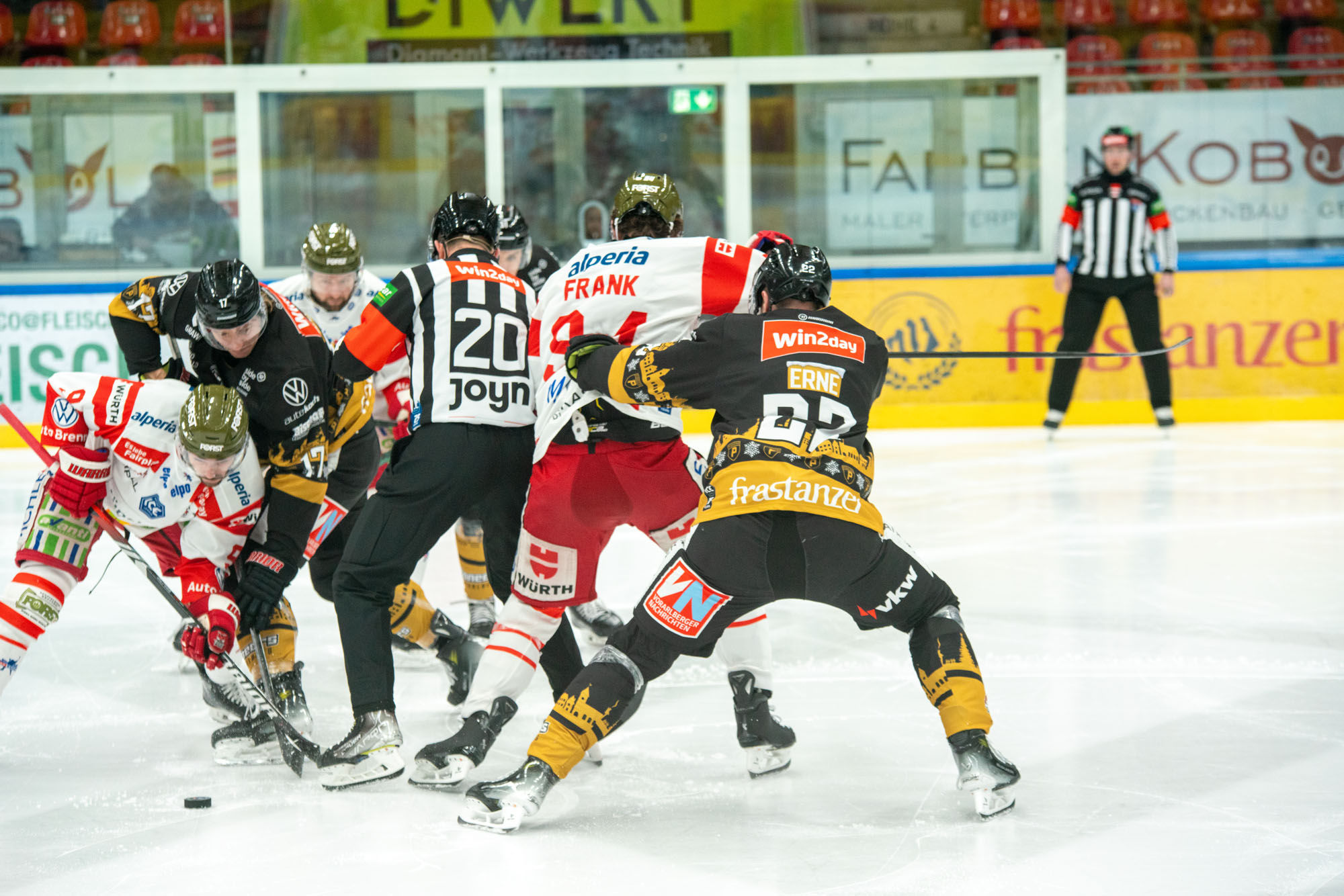 PH-PIONEERS-PIV-HCB