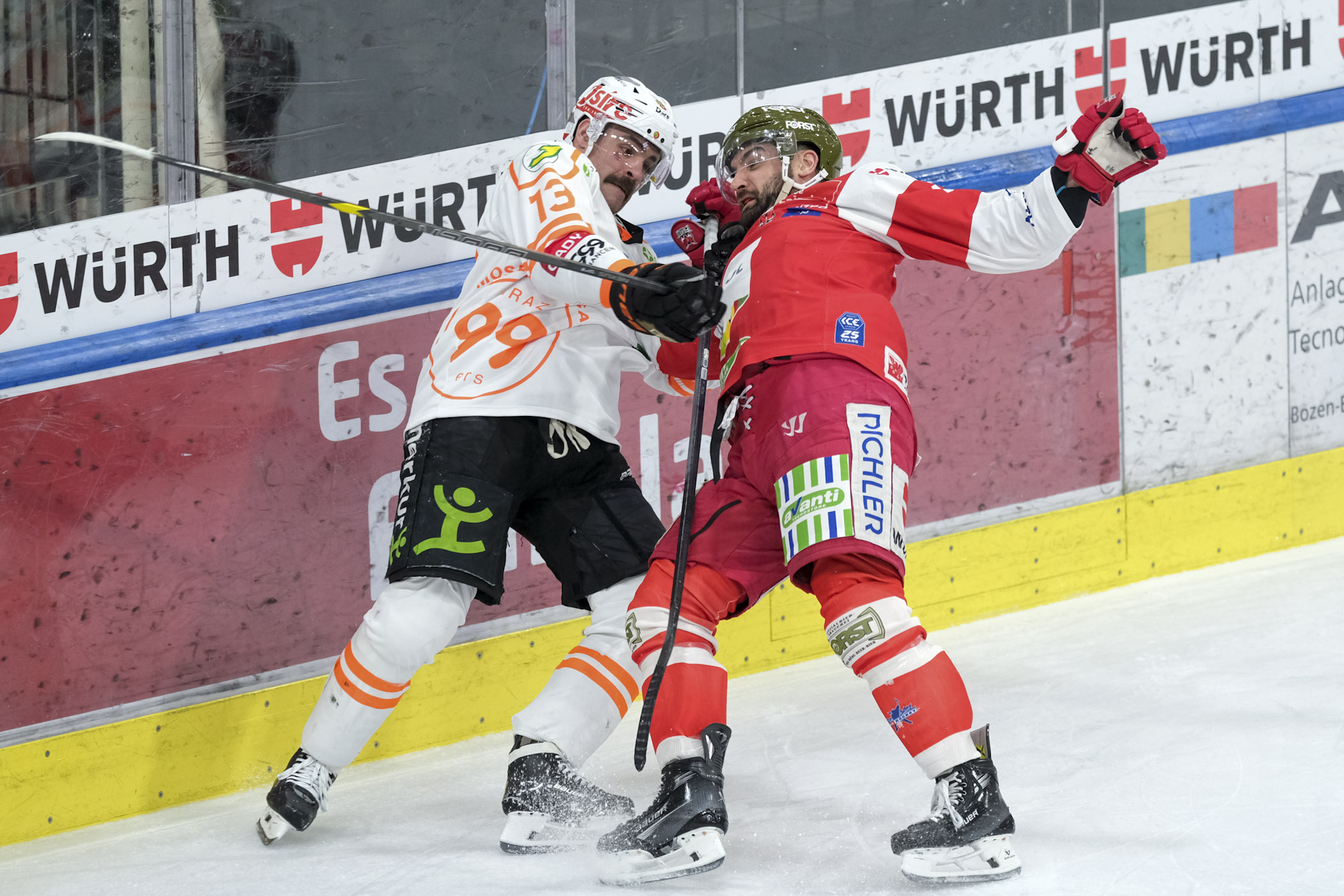 PH-HCBFOXES-HCB-vs-G99